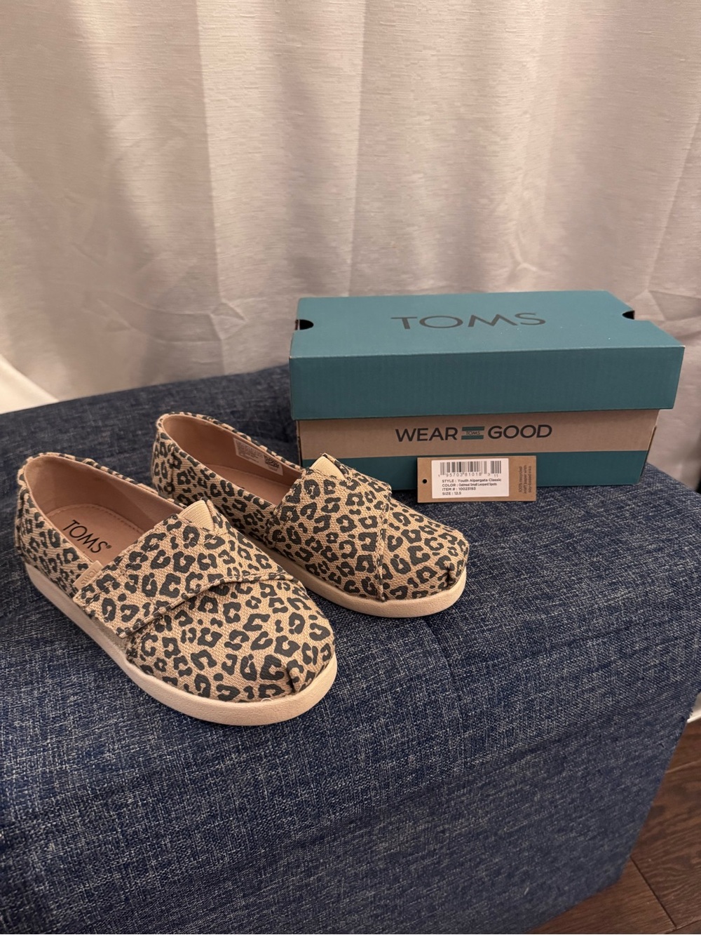 NWOT- Toms Kids/Youth Leopard Print Classic Slip On shoes -